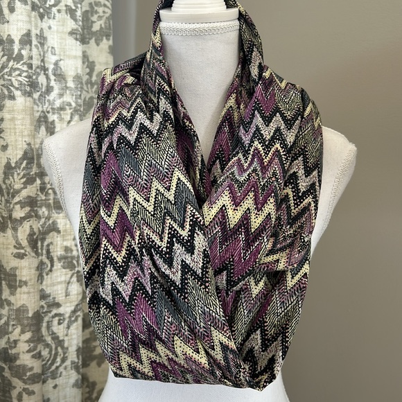 Scarves-Lot of 2 - Picture 3 of 5